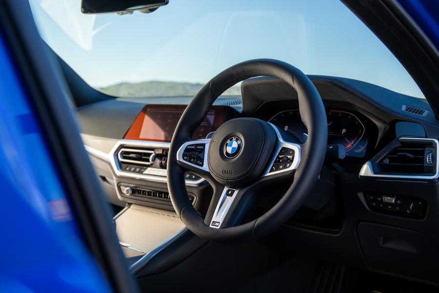 Интерьер BMW 320d M Sport xDrive (G20) 2019 года  (UK) (фото 15 из 40)